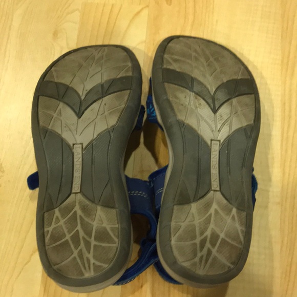 Boys Lands’ End Blue Sandals - Picture 4 of 4